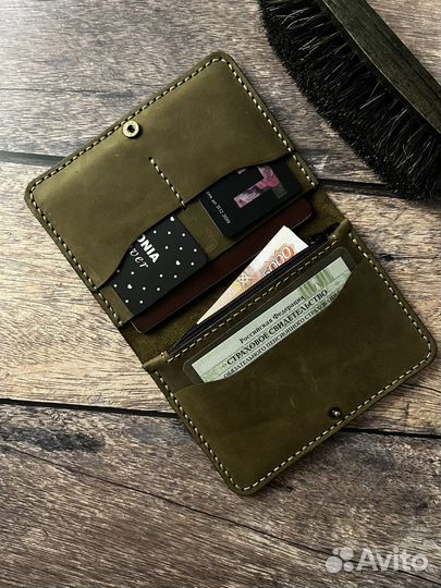 Кожаный бифолд на молнии и под паспорт с картами