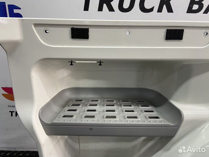 1835023 Корпус подножек левый Daf XF106