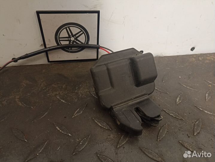 Замок багажника для Nissan Primera P12E