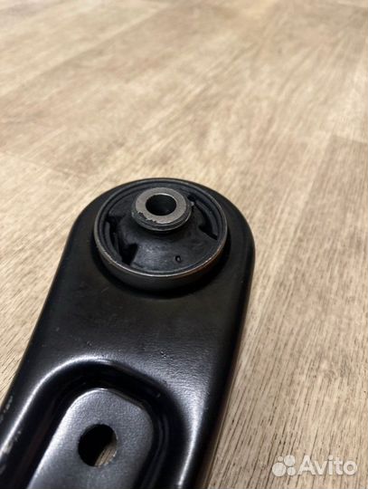 Рычаг подвески нижний передний правый Hyundai