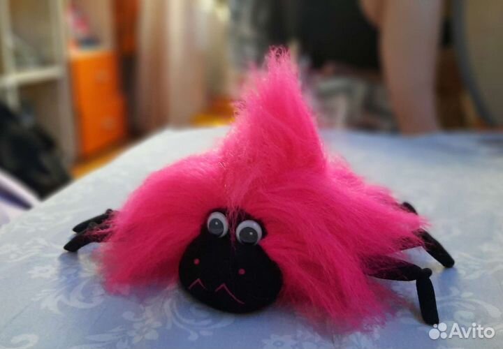 Паук лохмытый на батарейках