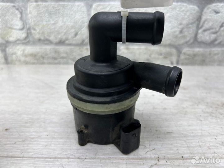 Дополнительный водяной насос Audi A3