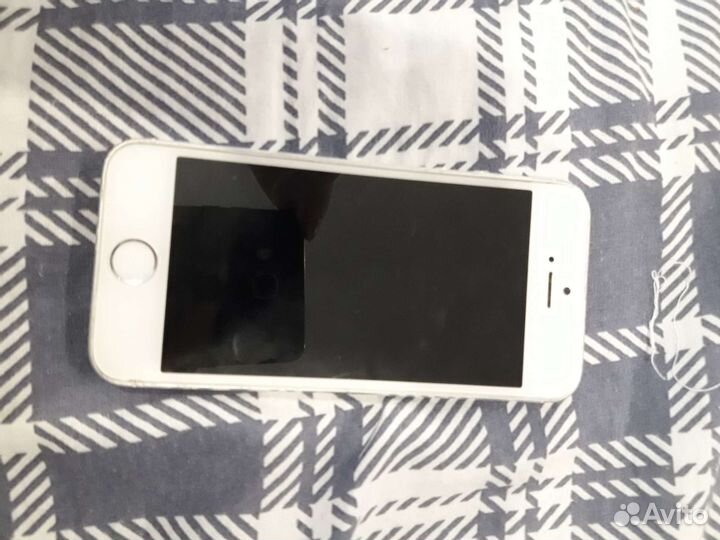 Телефон iPhone 5s