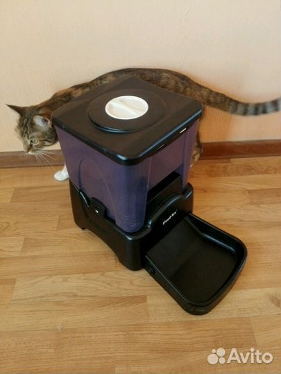 Автокормушка для кошек/собак мелких пород