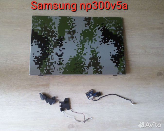 11 ноутбуков в разборе (+петли+шлейфы)