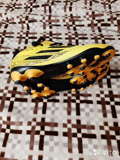 Футбольные бутсы adidas 32 размер