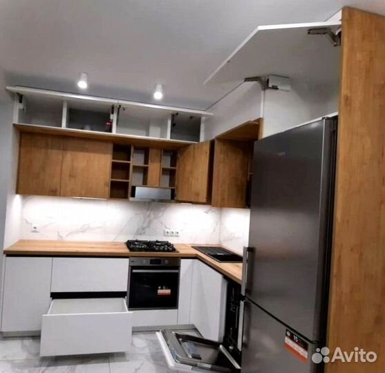 Кухонный гарнитур угловой