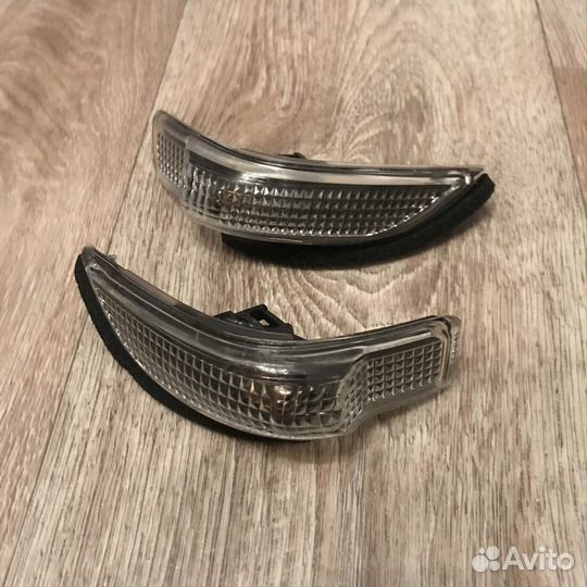 Повторители поворота в зеркало Toyota
