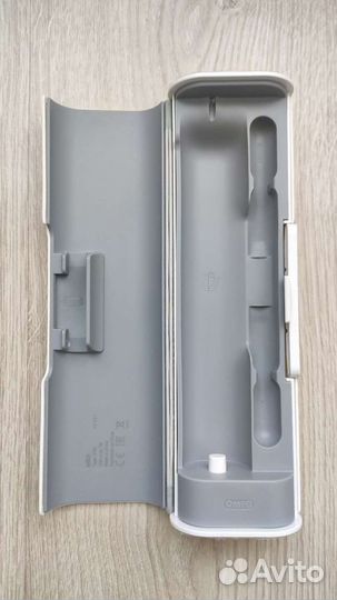 Зарядный чехол для зубных щеток Oral-B White
