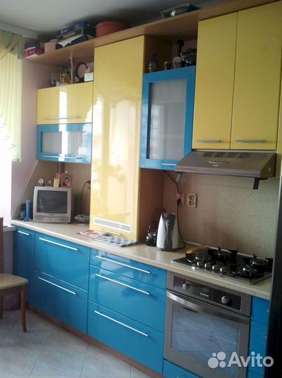 Кухня прямая в потолок