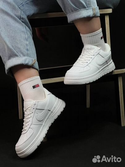 Кросовки женские распродажа