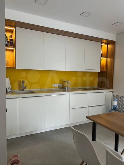 3-к. квартира, 90 м², 2/9 эт.