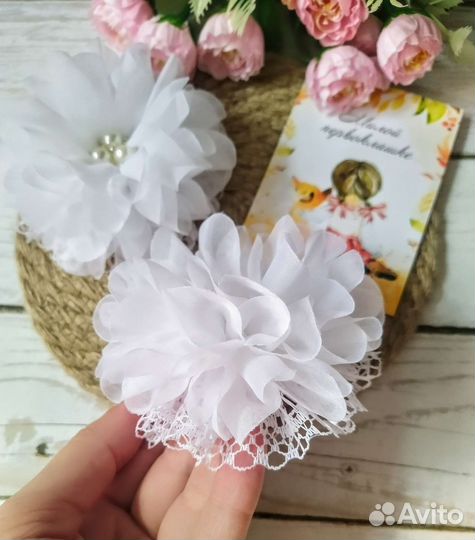 Белые школьные банты