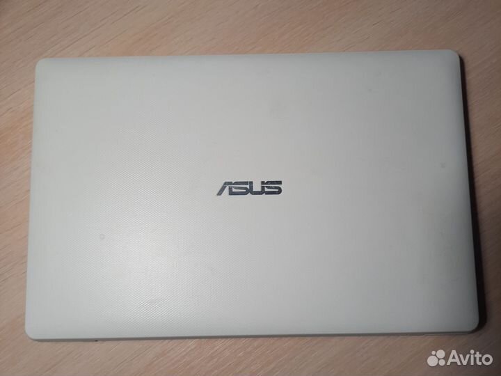 Asus X200M