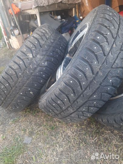 Bridgestone Blizzak Ice 205/60 R16 92