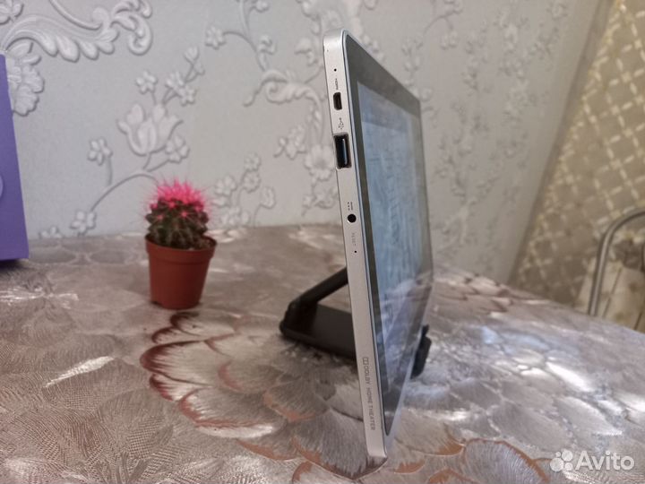 Планшет современный Lenovo 10