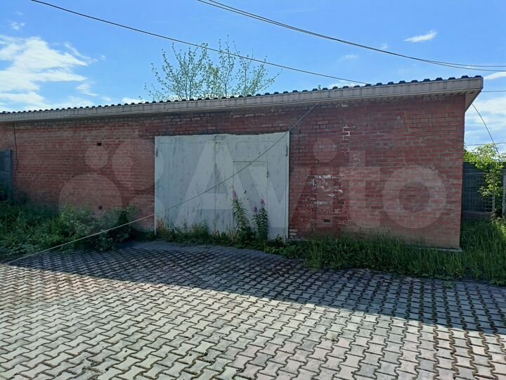 Коттедж 615 м² на участке 12 сот.