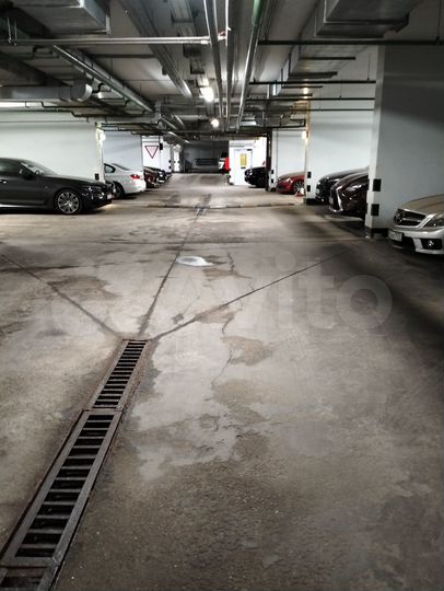 Машиноместо, 13 м²