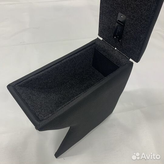 Подлокотник Nissan Note e-Power 2016-2020