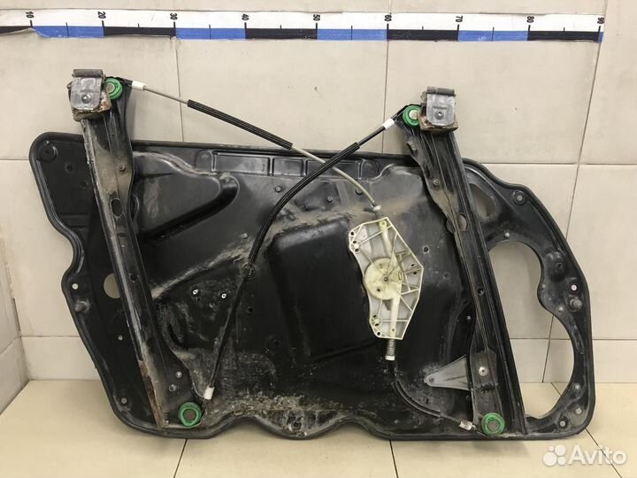 Стеклоподъемник электр. передний правый Passat B6 2005-2010