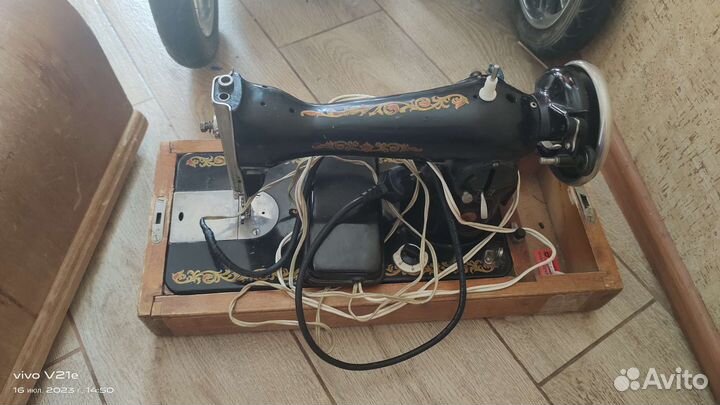 Швейная машина с электроприводом