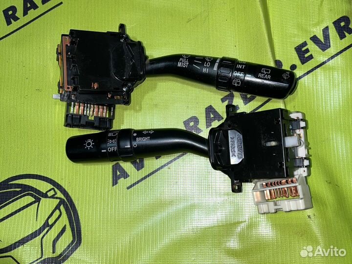 Блок подрулевых переключателей Subaru forester