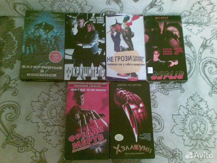 Много видеокассет VHS