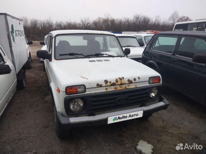 LADA 4x4 (Нива) 1.7 МТ, 2015, 300 000 км