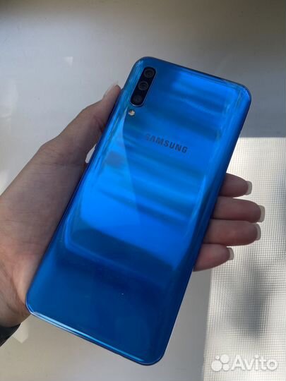 Samsung Galaxy A50, 4/64 ГБ