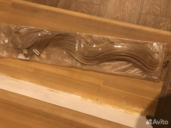 Волосы на заколках искусственные песочный блонд