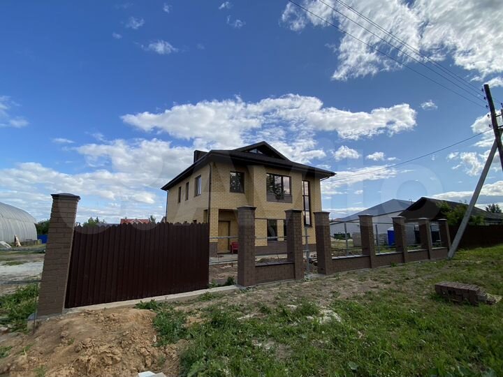 Дом 216 м² на участке 6,5 сот.