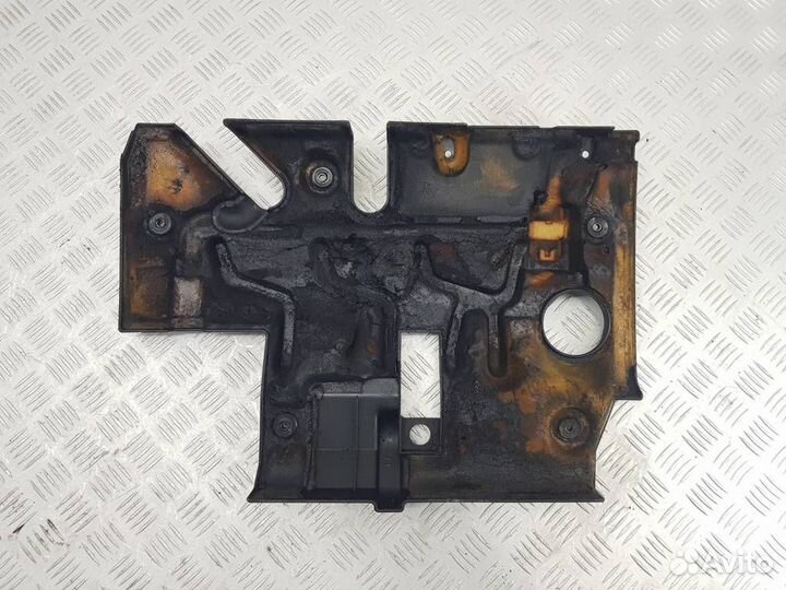 Декоративная крышка двигателя Kia Carnival