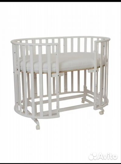 Детская кроватка с маятником