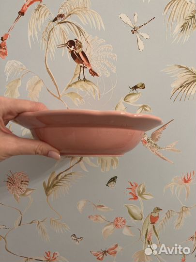 Новая фарфоровая глубокая тарелка