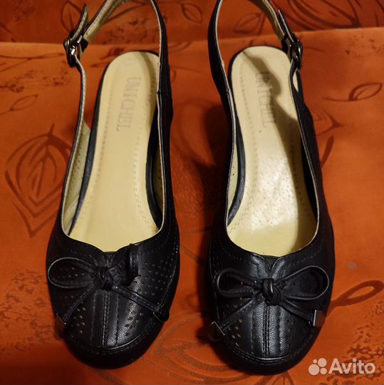Продам женские туфли 