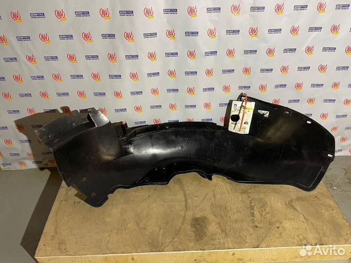 Подкрылок левый, передний Cadillac Escalade