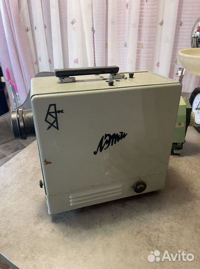 Диапроектор СССР Лэти(фильмоскоп,слайдпроектор)
