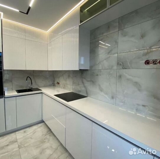 Кухня белая глянцевая