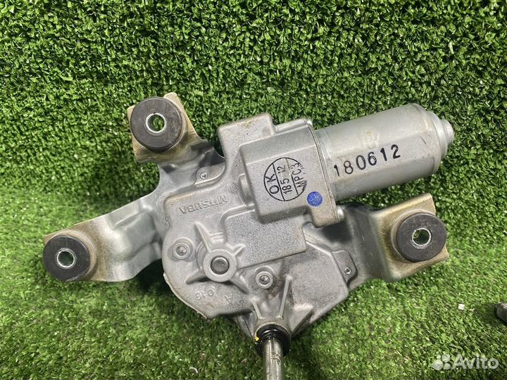 Моторчик стеклоочистителя задний Mitsubishi Paj