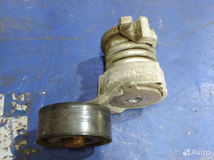 Натяжной ролик Шкода Фабия