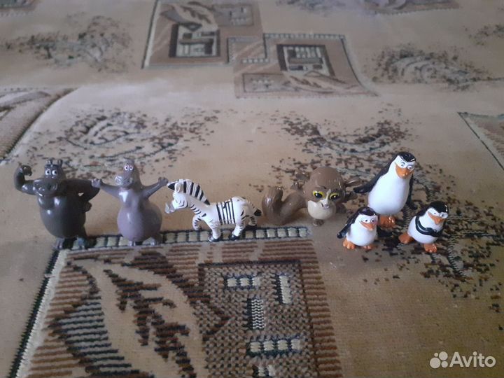 Игрушки из кинотеатра, Киндер Мадагаскар