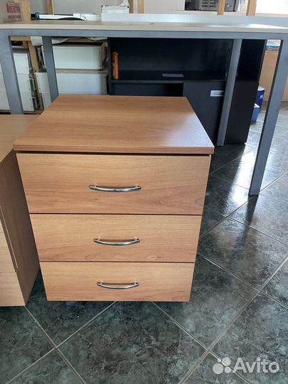 Тумба офисная выкатная