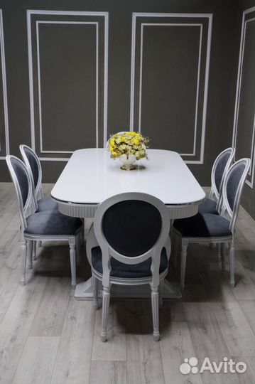 Комплект стол и стулья.Оплата при получении