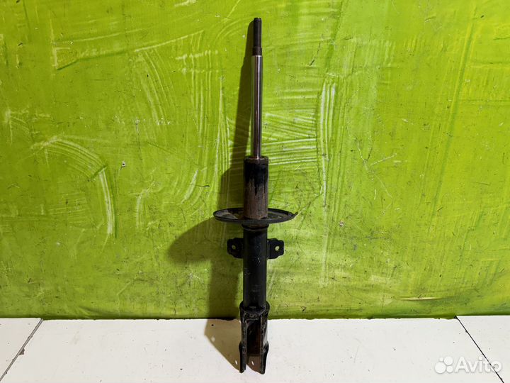 Амортизатор передний Renault Duster 543020194R