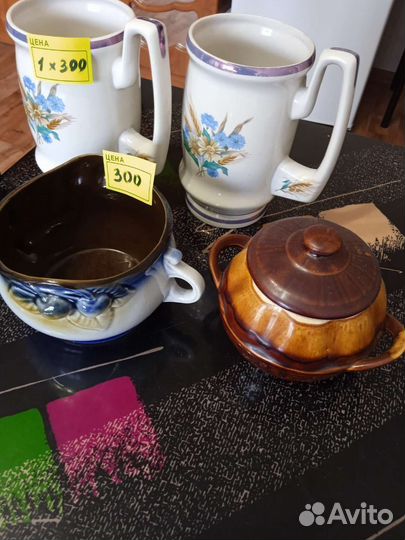 Кружки, салатник, горшки под жаркое