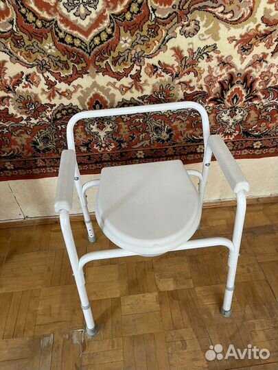 Санитарный стул туалет