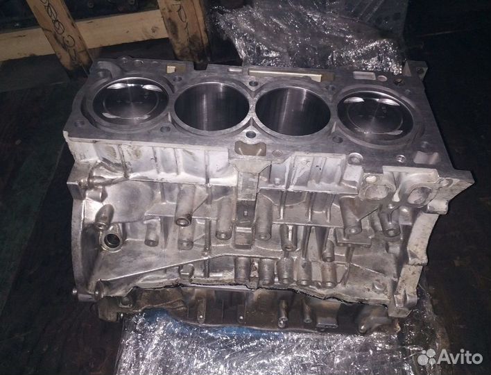 Блок в сборе на Киа Соренто Санта Фе 2,4л G4KE