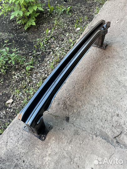 Усилитель переднего бампера skoda karoq 2021