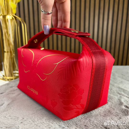 Косметичка clarins подарочный набор к новому году