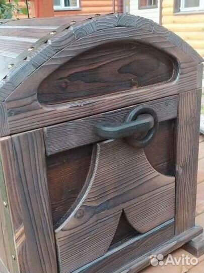 Сундук деревянный